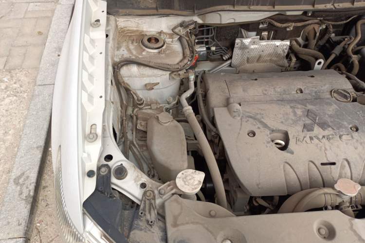 Used Mitsubishi ASX 2013 2.0L CVT Two-Wheel Drive Elite Edition Engine Bay Right