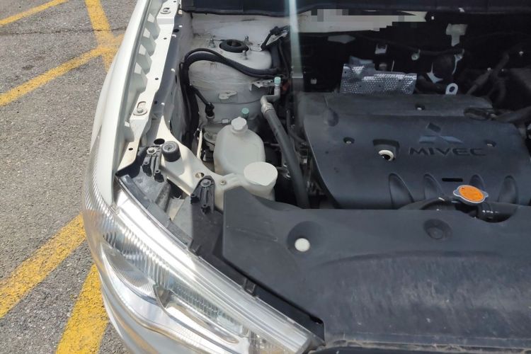 Used Mitsubishi ASX 2013 2.0L CVT Two-Wheel Drive Luxury Edition Engine Bay Right