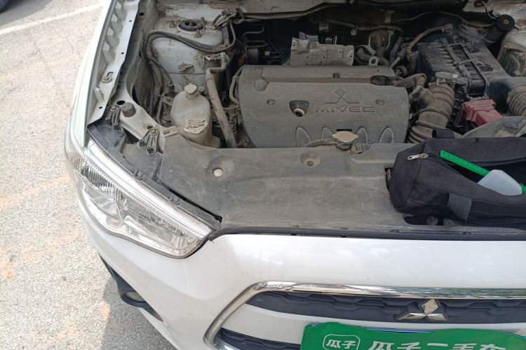 Used Mitsubishi ASX 2013 2.0L CVT Two-Wheel Drive Elite Edition Engine Bay Right