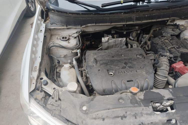 Used Mitsubishi ASX 2013 2.0L CVT Two-Wheel Drive Elite Edition Engine Bay Right