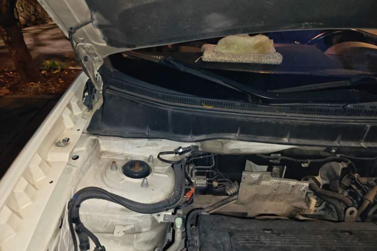 Used Mitsubishi ASX 2013 2.0L CVT Two-Wheel Drive Luxury Edition Engine Bay Right