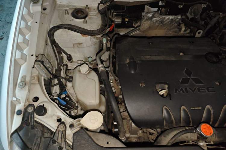 Used Mitsubishi ASX 2013 2.0L CVT Two-Wheel Drive Elite Edition Engine Bay Right