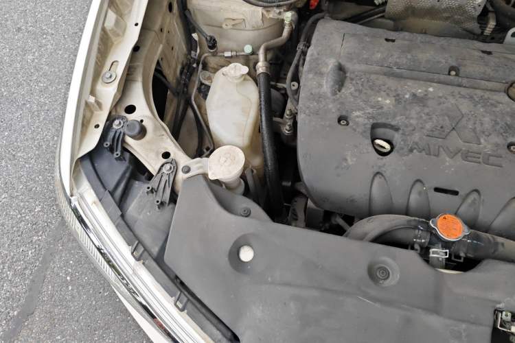 Used Mitsubishi ASX 2013 2.0L CVT Four-Wheel Drive Premium Edition Engine Bay Right