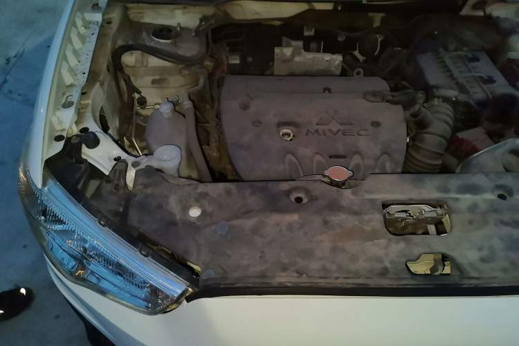 Used Mitsubishi ASX 2013 2.0L CVT Four-Wheel Drive Premium Edition Engine Bay Right