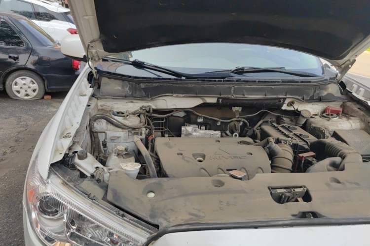 Used Mitsubishi ASX 2013 2.0L CVT Two-Wheel Drive Elite Edition Engine Bay Right