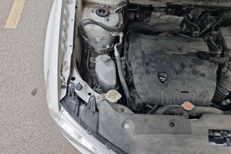 Used Mitsubishi ASX 2013 2.0L CVT Two-Wheel Drive Elite Edition Engine Bay Right