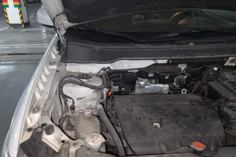 Used Mitsubishi ASX 2013 2.0L CVT Two-Wheel Drive Elite Edition Engine Bay Right