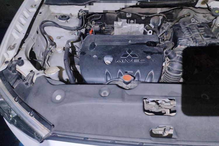 Used Mitsubishi ASX 2013 2.0L CVT Two-Wheel Drive Elite Edition Engine Bay Right