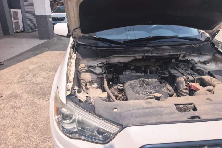 Used Mitsubishi ASX 2013 1.6L Manual Two-Wheel Drive Standard Edition Engine Bay Right