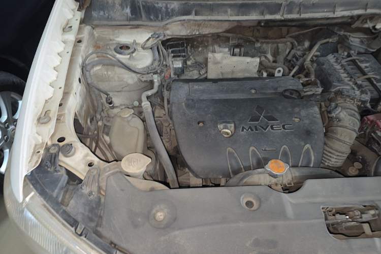 Used Mitsubishi ASX 2013 2.0L CVT 4x4 Flagship Edition Engine Bay Right