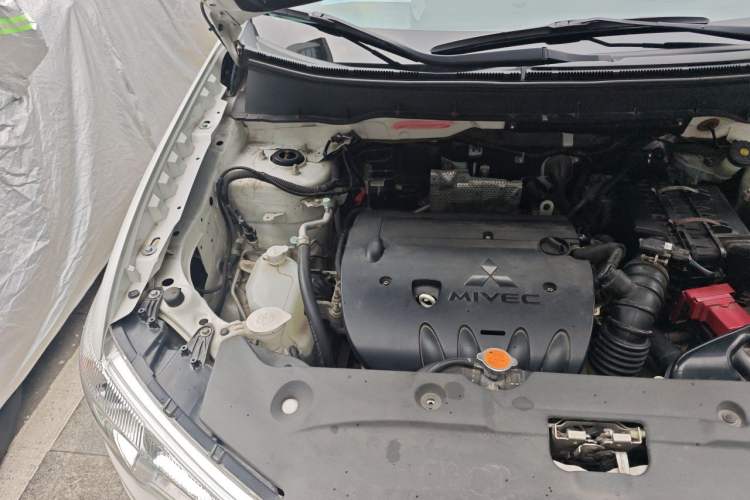 Used Mitsubishi ASX 2013 2.0L CVT Two-Wheel Drive Elite Edition Engine Bay Right