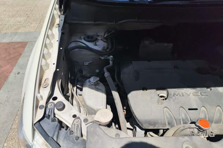 Used Mitsubishi ASX 2013 2.0L CVT Two-Wheel Drive Luxury Edition Engine Bay Right