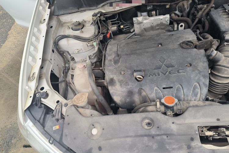 Used Mitsubishi ASX 2013 2.0L CVT Two-Wheel Drive Elite Edition Engine Bay Right
