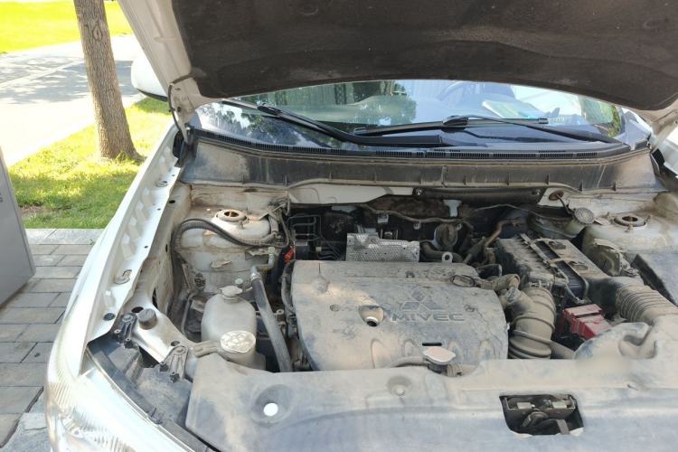 Used Mitsubishi ASX 2013 2.0L CVT Two-Wheel Drive Elite Edition Engine Bay Right