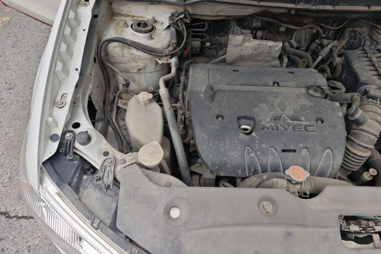 Used Mitsubishi ASX 2013 2.0L CVT Two-Wheel Drive Luxury Edition Engine Bay Right