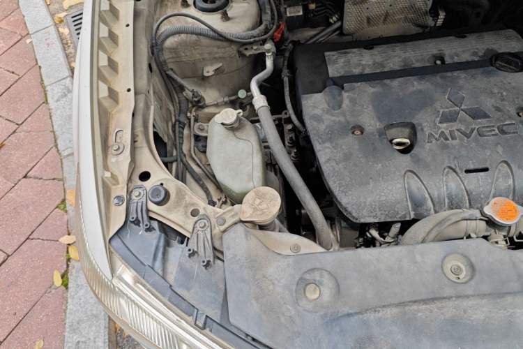 Used Mitsubishi ASX 2013 2.0L CVT Four-Wheel Drive Premium Edition Engine Bay Right
