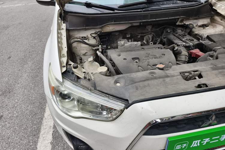 Used Mitsubishi ASX 2013 2.0L CVT Two-Wheel Drive Luxury Edition Engine Bay Right