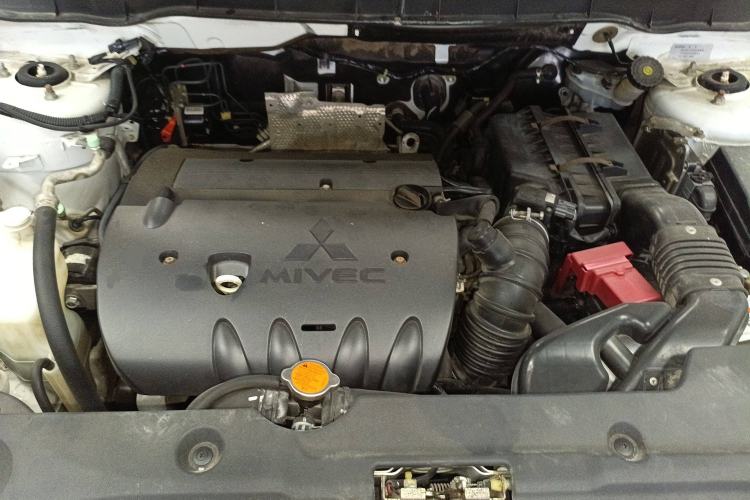 Used Mitsubishi ASX 2013 2.0L CVT Two-Wheel Drive Elite Edition Engine Bay