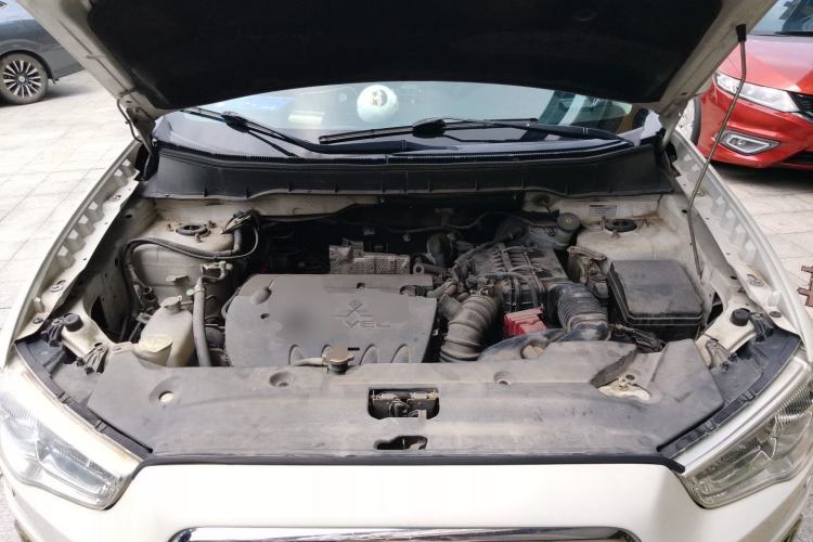 Used Mitsubishi ASX 2013 2.0L CVT Two-Wheel Drive Elite Edition Engine Bay