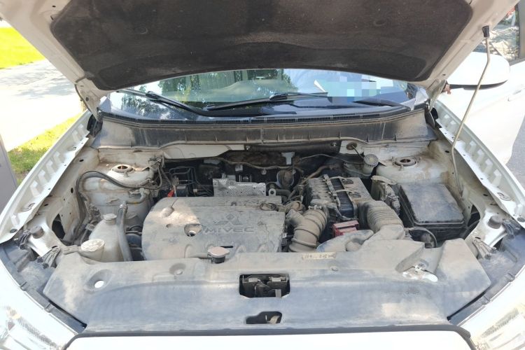 Used Mitsubishi ASX 2013 2.0L CVT Two-Wheel Drive Elite Edition Engine Bay