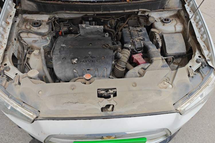 Used Mitsubishi ASX 2013 2.0L CVT Two-Wheel Drive Elite Edition Engine Bay