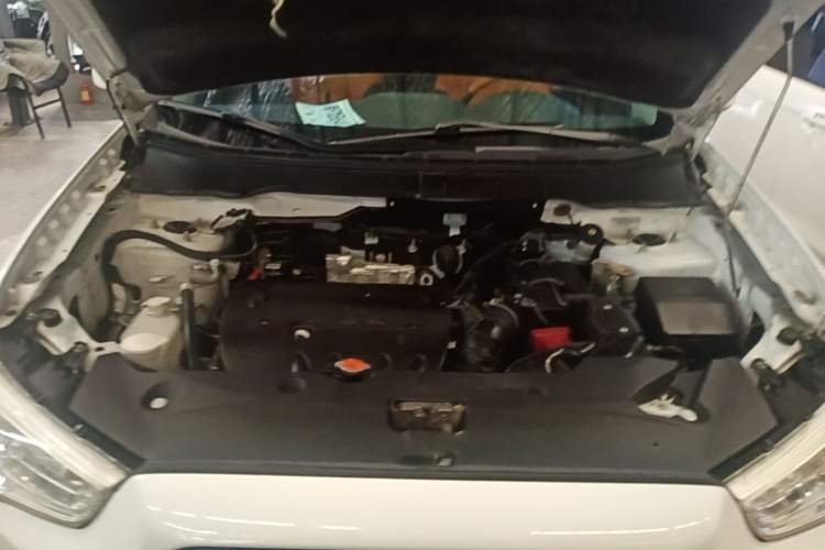 Used Mitsubishi ASX 2013 2.0L CVT Two-Wheel Drive Elite Edition Engine Bay