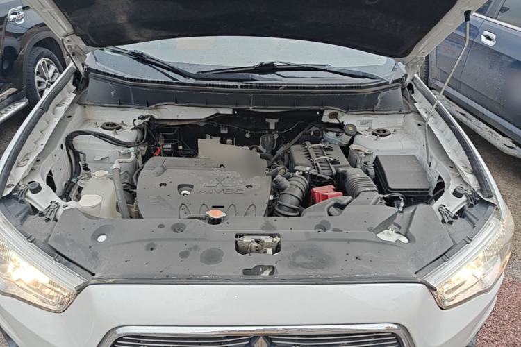Used Mitsubishi ASX 2013 2.0L CVT Two-Wheel Drive Elite Edition Engine Bay
