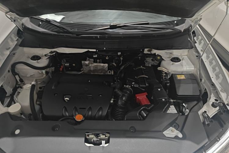 Used Mitsubishi ASX 2013 2.0L CVT Two-Wheel Drive Elite Edition Engine Bay