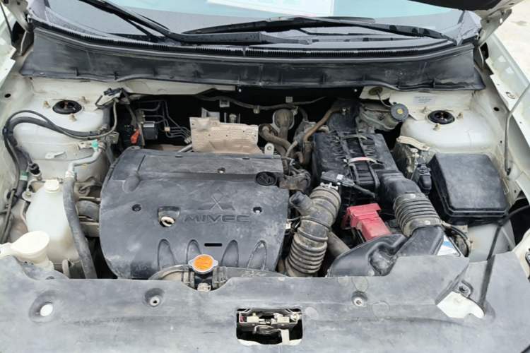Used Mitsubishi ASX 2013 2.0L CVT Two-Wheel Drive Elite Edition Engine Bay