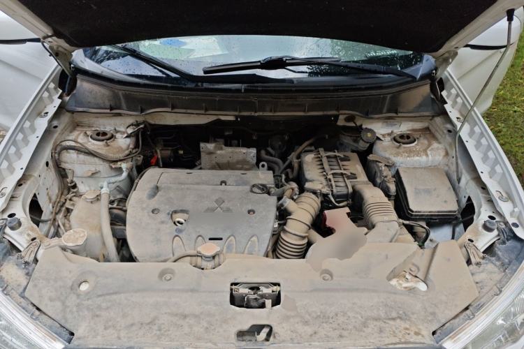 Used Mitsubishi ASX 2013 2.0L CVT Two-Wheel Drive Elite Edition Engine Bay
