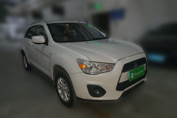Used Mitsubishi ASX 2013 2.0L CVT Two-Wheel Drive Elite Edition Exterior 2