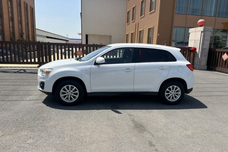 Used Mitsubishi ASX 2013 2.0L CVT Two-Wheel Drive Elite Edition Exterior 2