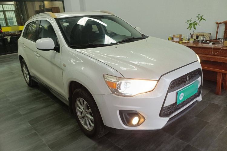 Used Mitsubishi ASX 2013 2.0L CVT Two-Wheel Drive Elite Edition Exterior 2