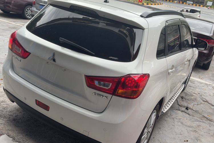 Used Mitsubishi ASX 2013 2.0L CVT Four-Wheel Drive Premium Edition Exterior 3