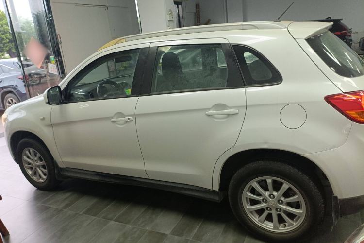 Used Mitsubishi ASX 2013 2.0L CVT Two-Wheel Drive Elite Edition Exterior 3