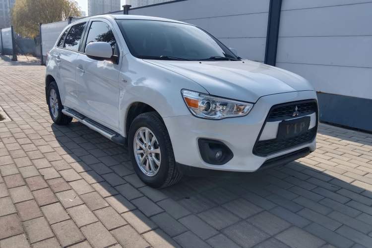 Used Mitsubishi ASX 2013 2.0L CVT Two-Wheel Drive Elite Edition Exterior 4