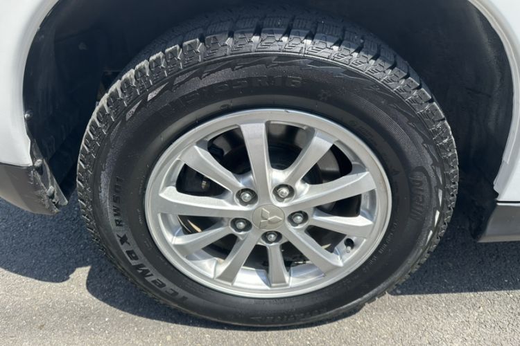 Used Mitsubishi ASX 2013 2.0L CVT Two-Wheel Drive Elite Edition Exterior 4