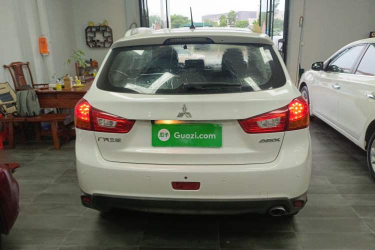 Used Mitsubishi ASX 2013 2.0L CVT Two-Wheel Drive Elite Edition Exterior 4