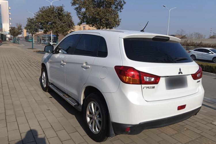 Used Mitsubishi ASX 2013 2.0L CVT Two-Wheel Drive Elite Edition Exterior 5