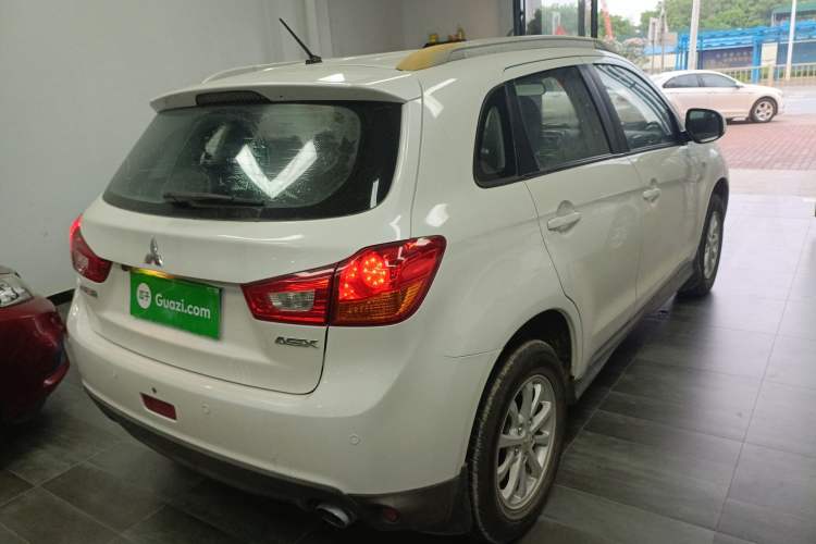 Used Mitsubishi ASX 2013 2.0L CVT Two-Wheel Drive Elite Edition Exterior 5