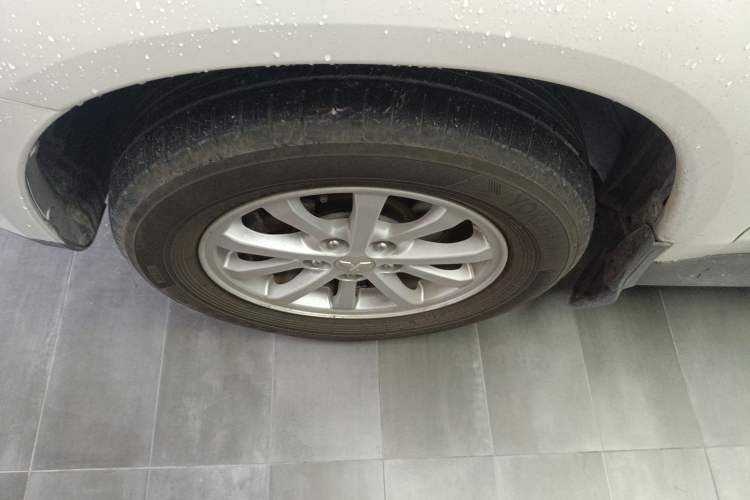Used Mitsubishi ASX 2013 2.0L CVT Two-Wheel Drive Elite Edition Exterior 7