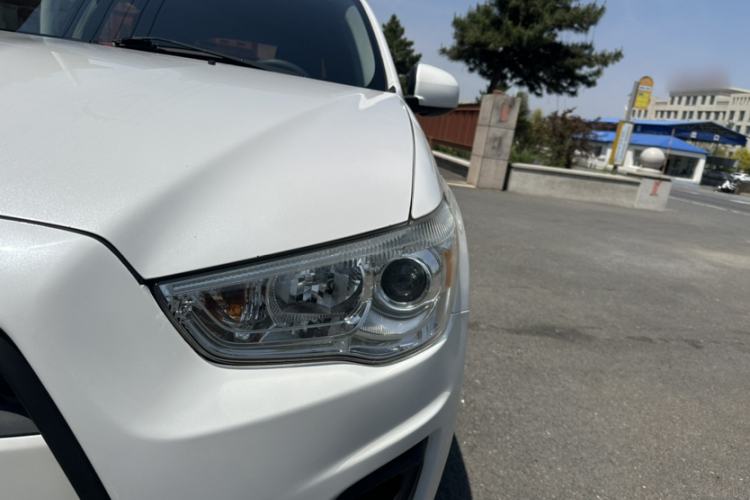 Used Mitsubishi ASX 2013 2.0L CVT Two-Wheel Drive Elite Edition Exterior 9