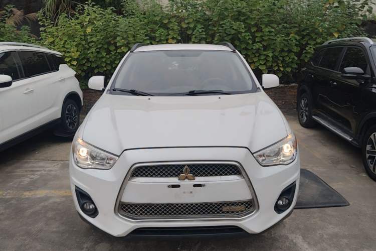 Used Mitsubishi ASX 2013 2.0L CVT Two-Wheel Drive Tech Edition Front