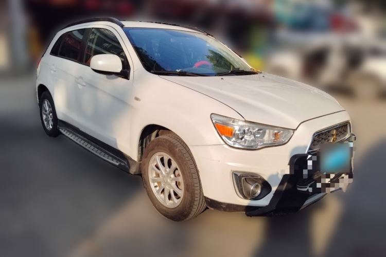 Used Mitsubishi ASX 2013 2.0L CVT Two-Wheel Drive Elite Edition Front Right 45 Deg
