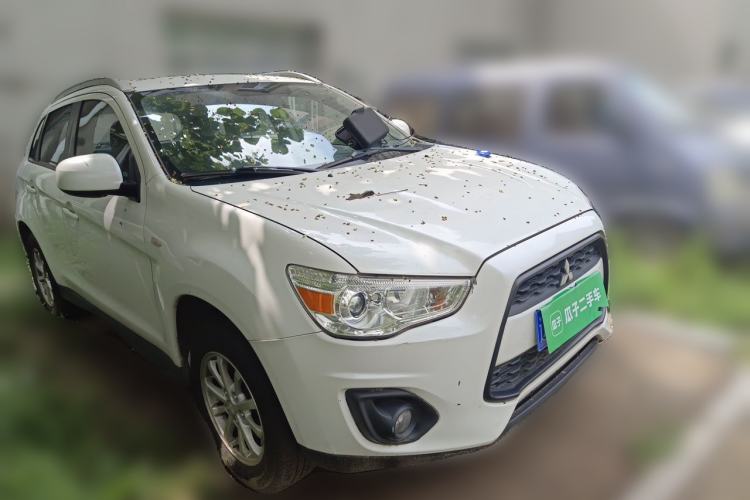 Used Mitsubishi ASX 2013 2.0L CVT Two-Wheel Drive Elite Edition Front Right 45 Deg