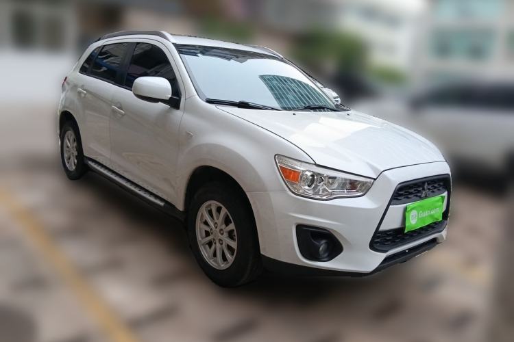 Used Mitsubishi ASX 2013 2.0L CVT Two-Wheel Drive Elite Edition Front Right 45 Deg