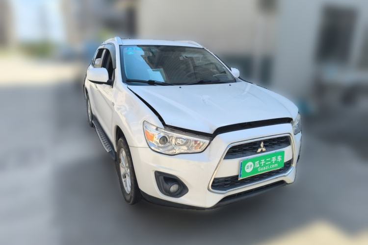 Used Mitsubishi ASX 2013 2.0L CVT Two-Wheel Drive Elite Edition Front Right 45 Deg