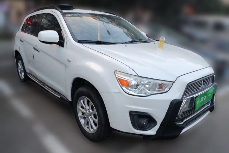 Used Mitsubishi ASX 2013 2.0L CVT Two-Wheel Drive Elite Edition Front Right 45 Deg