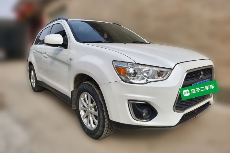Used Mitsubishi ASX 2013 2.0L CVT Two-Wheel Drive Elite Edition Front Right 45 Deg