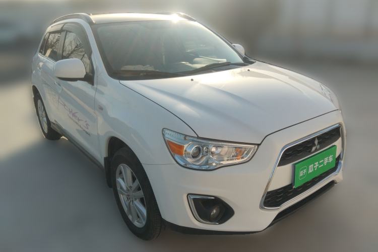 Used Mitsubishi ASX 2013 2.0L CVT Four-Wheel Drive Premium Edition Front Right 45 Deg